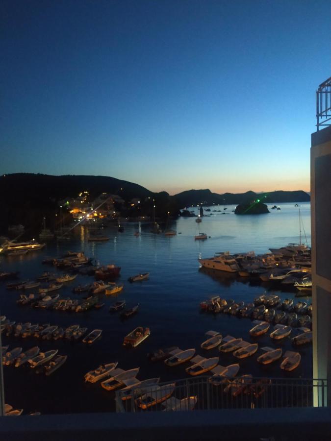 Hotel La Baia ปอนซา ภายนอก รูปภาพ