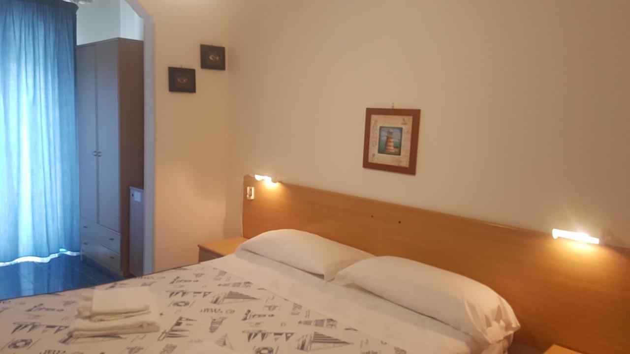 Hotel La Baia ปอนซา ภายนอก รูปภาพ