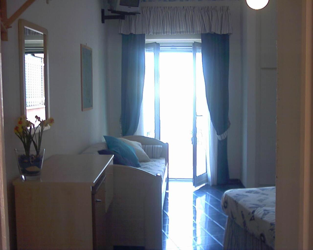 Hotel La Baia ปอนซา ภายนอก รูปภาพ