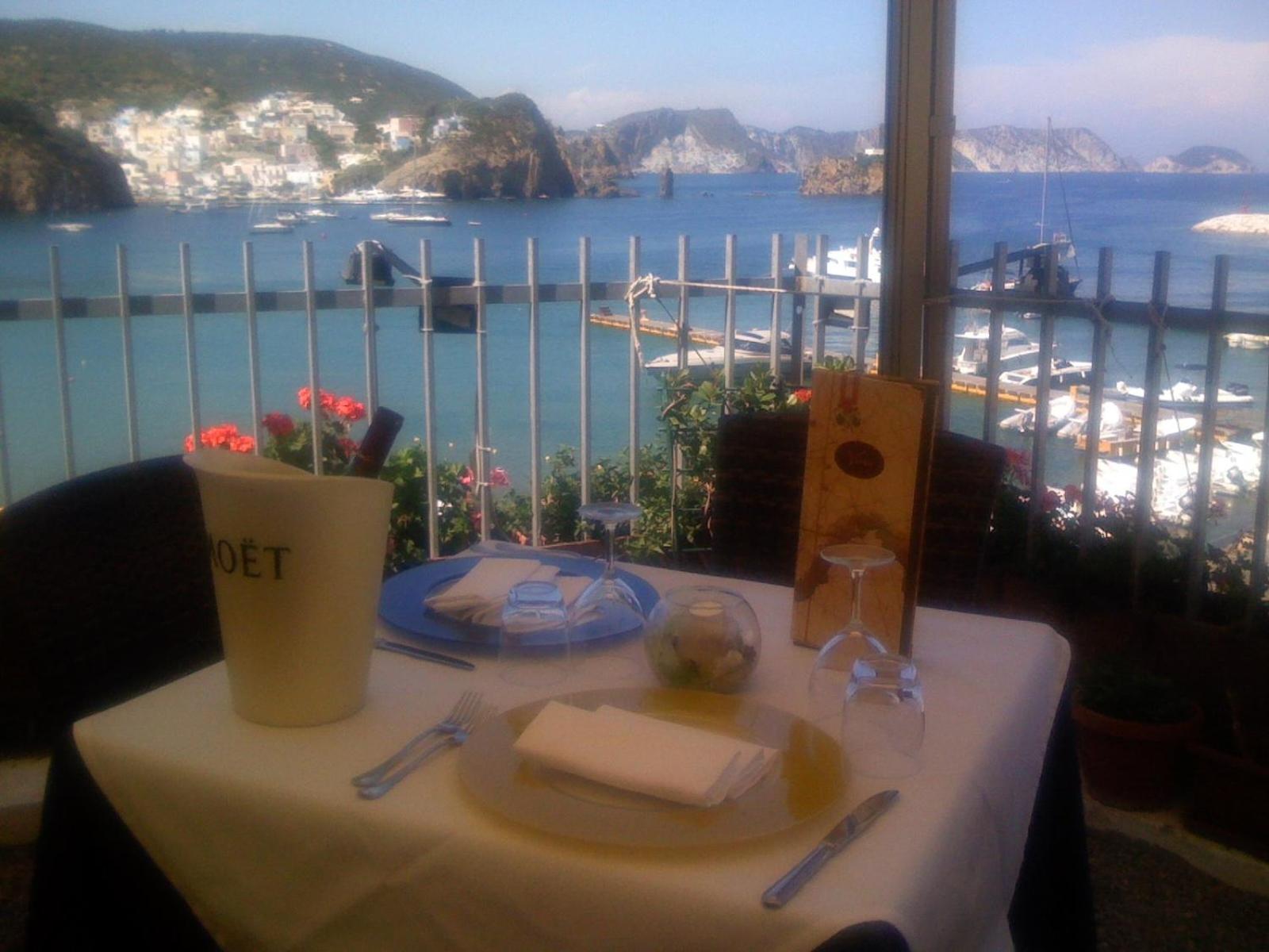 Hotel La Baia ปอนซา ภายนอก รูปภาพ