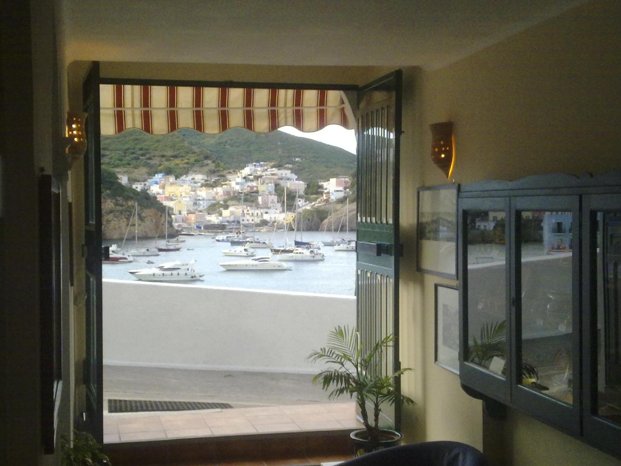 Hotel La Baia ปอนซา ภายนอก รูปภาพ