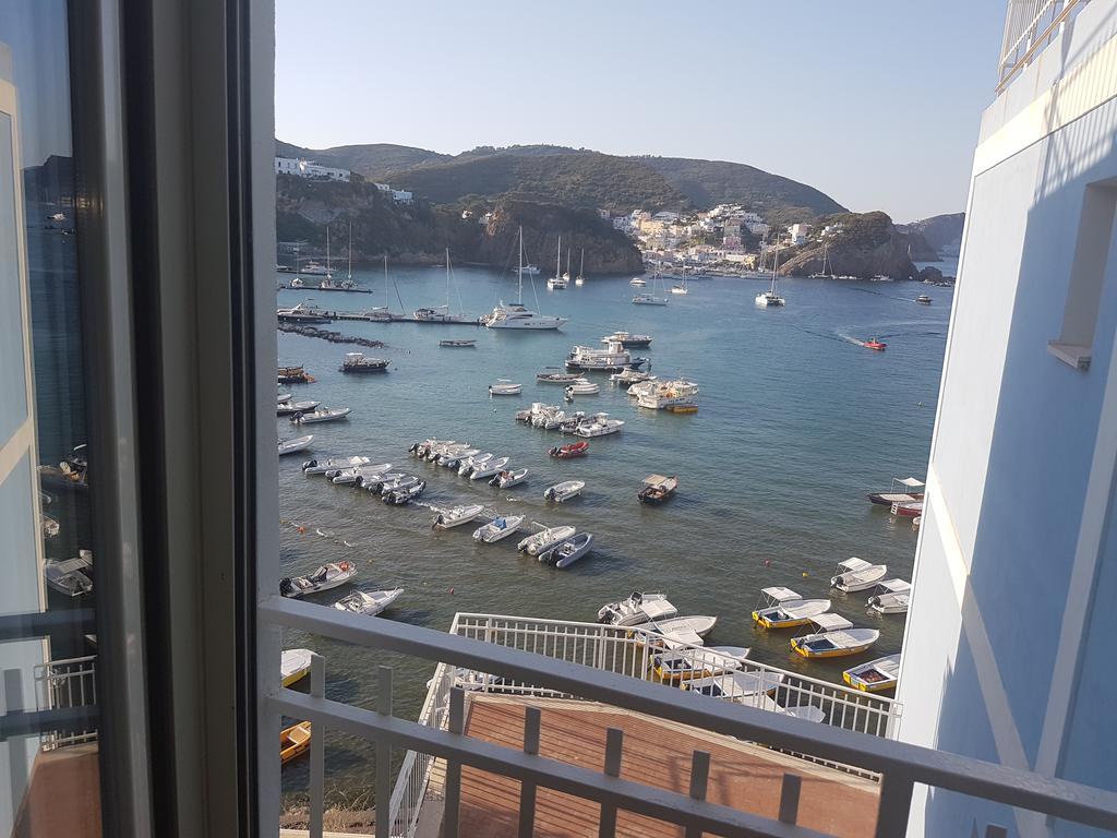Hotel La Baia ปอนซา ภายนอก รูปภาพ